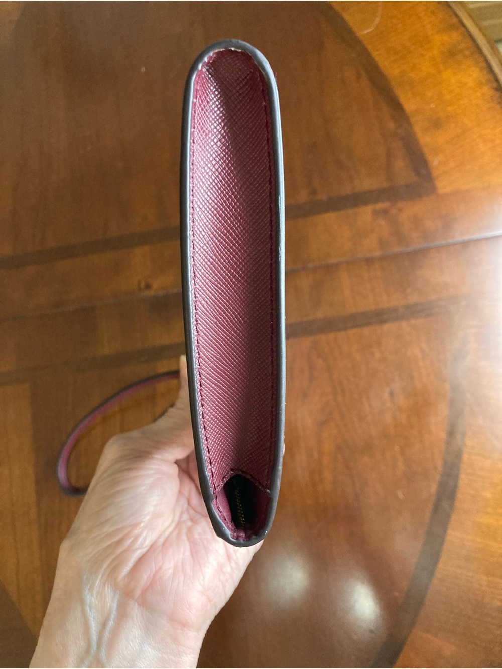 Kate Spade New York Staci Top-Zip Medium Wristlet Pouch Burgundy/Wine Red EUC - Picture 11 of 16